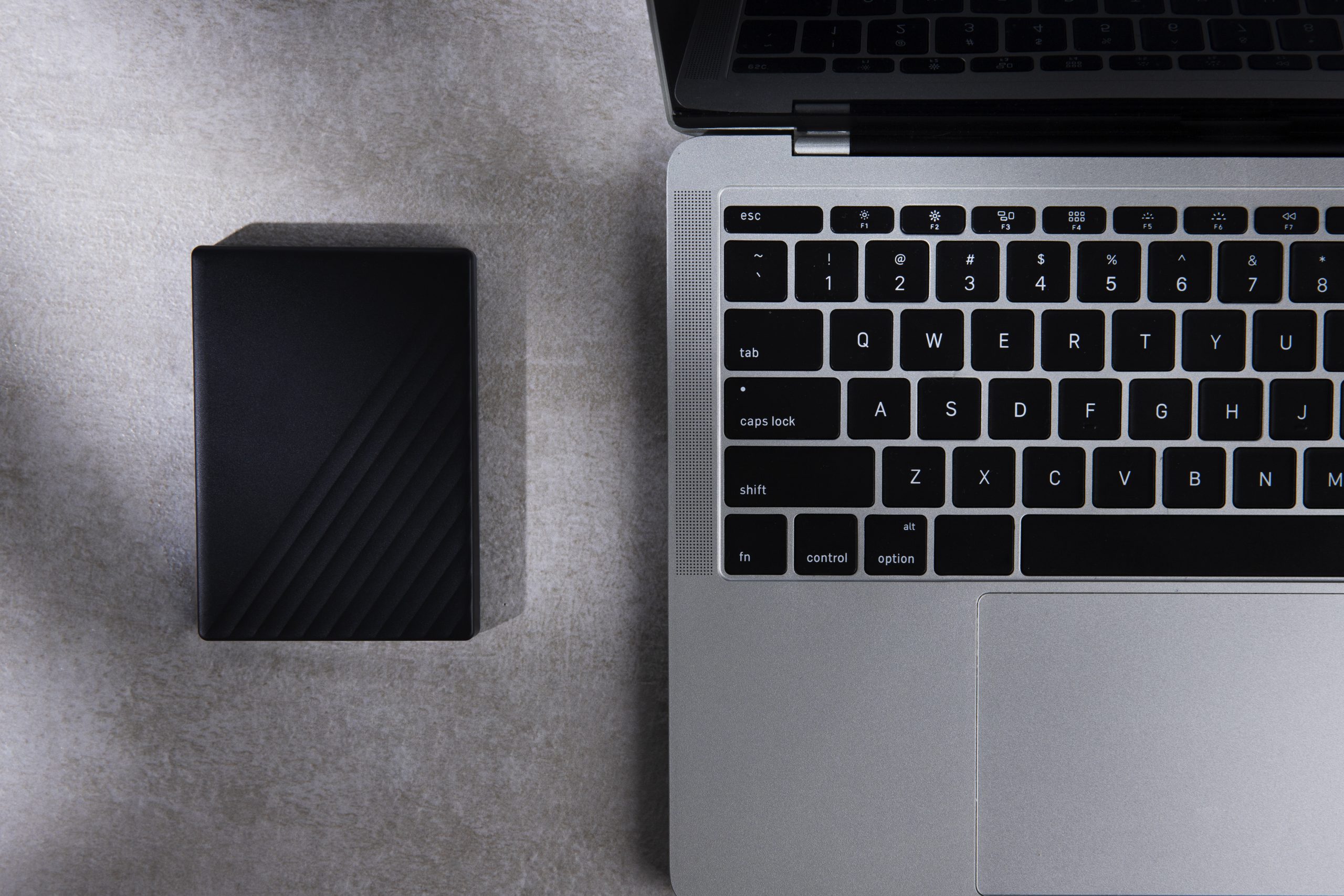 La rivoluzione del silenzio: i migliori pc fanless per un'operatività senza rumore